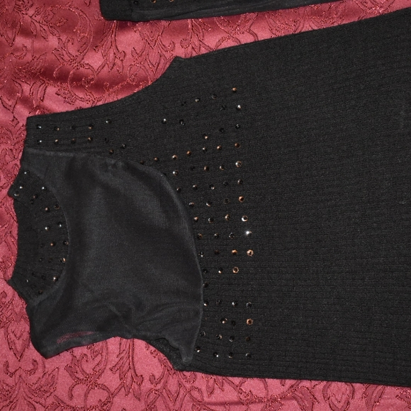 Tops - Picture 3 of 4